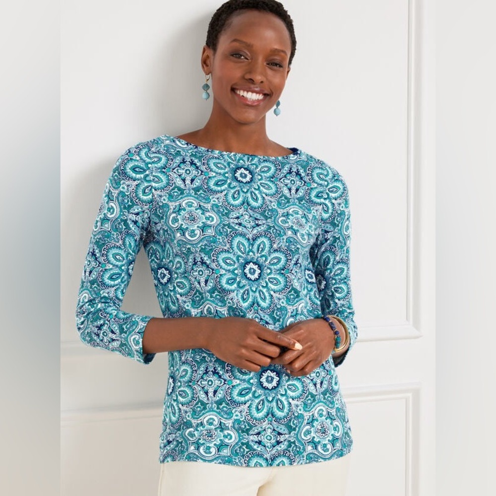 TALBOTS BATEAU NECK TEE - FLORAL MEDALLION